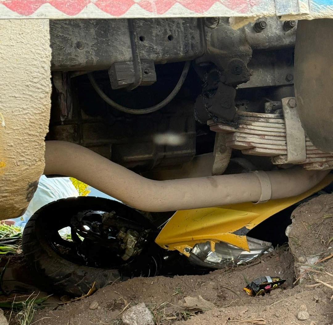 इलाममा सडक दुर्घटना, दुई जनाको मृत्यु