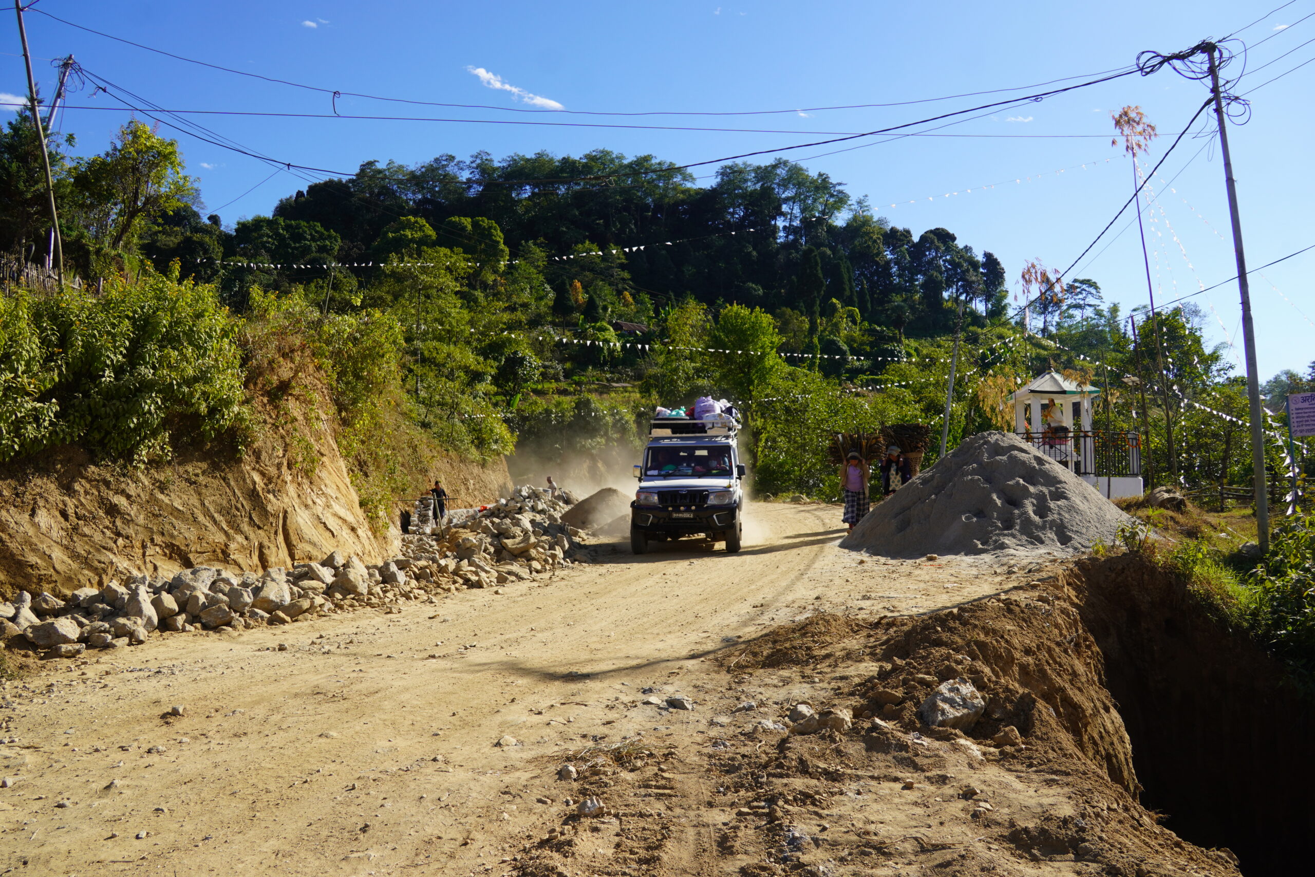 ठेक्का लागेको सात बर्षमा पनि सकिएन राँके–भेडेटार सडकको काम (भिडियो रिपोट)