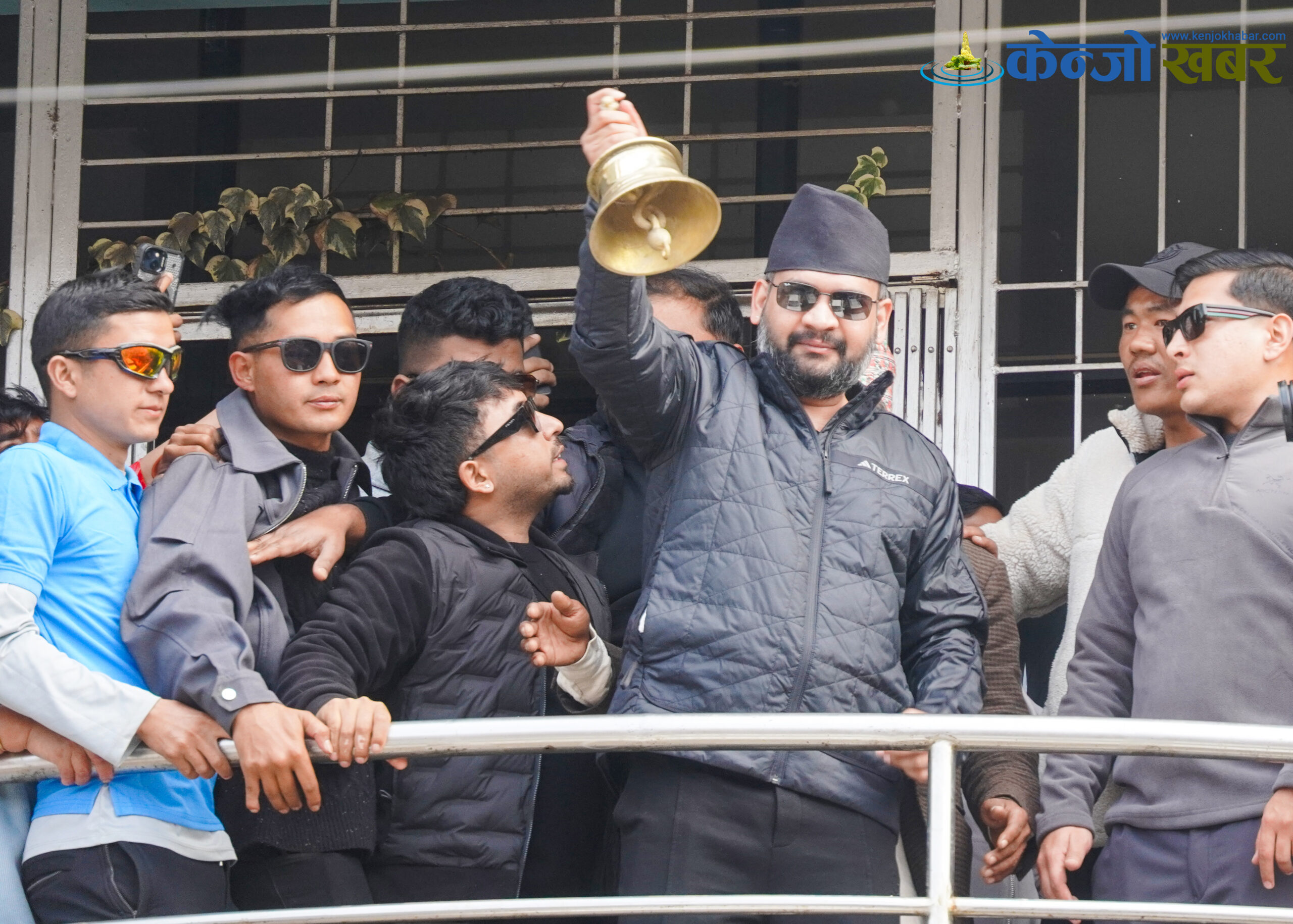 पूर्वी पहाडमा बालेनको ‘इन्ट्री’, समर्थकको भिड